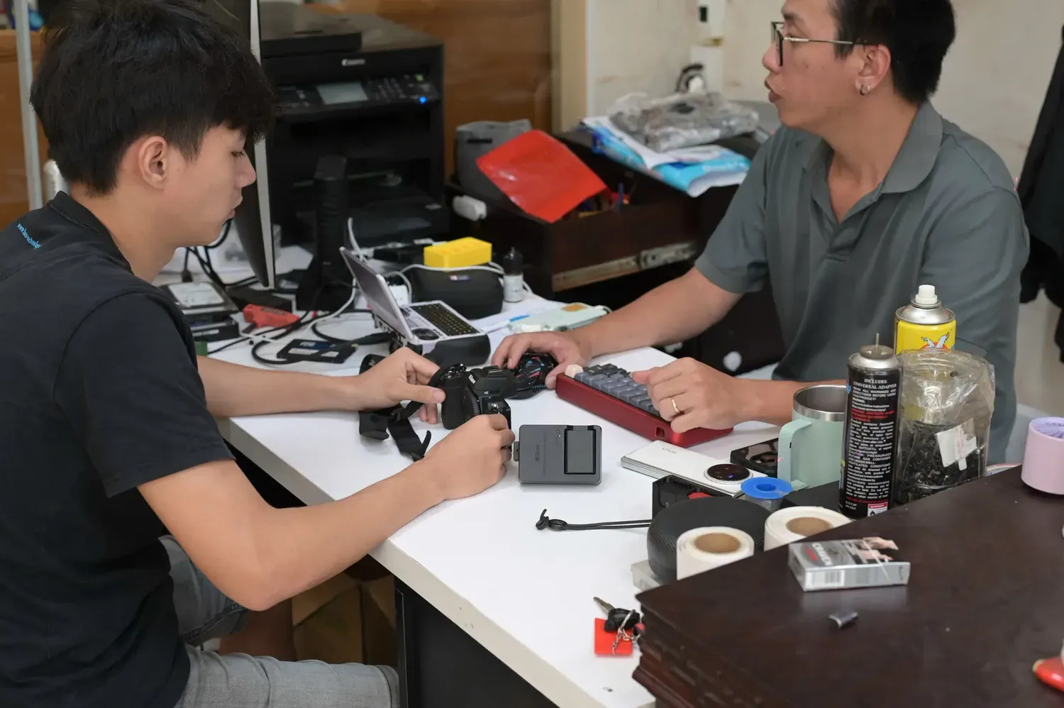 Thu Máy Giá Cao với hơn 10 năm kinh nghiệm và đôi ngũ nhân sự có chuyên môn cao trong lĩnh vực thu mua máy ảnh cũ tại TP HCM